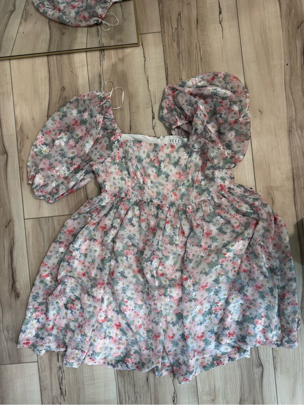 Pink Floral Puff-Sleeve Dress